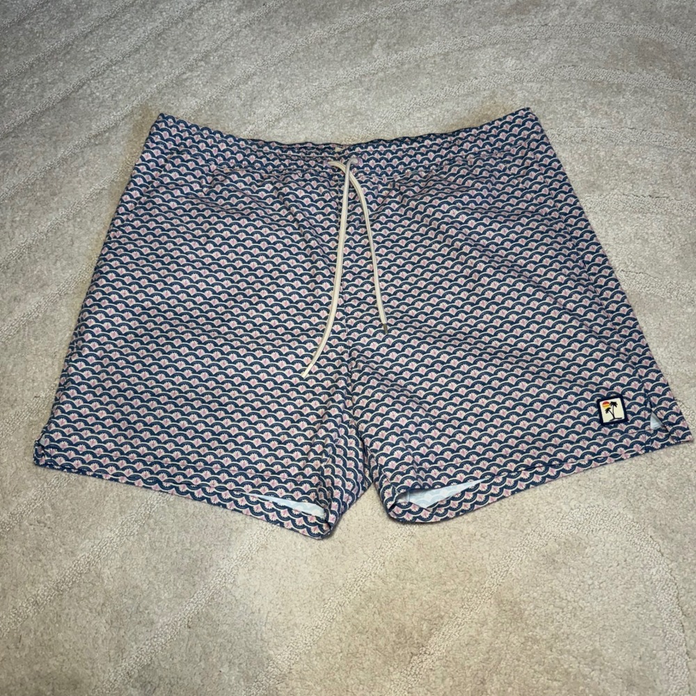 Marine Layer Mens Swim Trunks XL Pink Blue Wave Print 5in Inseam 17382